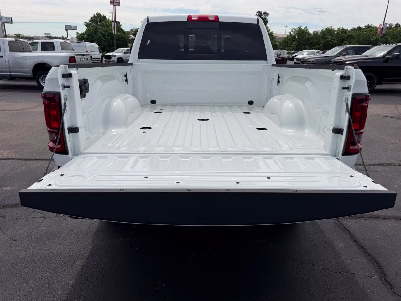 2026 Bright White Clearcoat Ram 2500 Tradesman 4X4 Truck