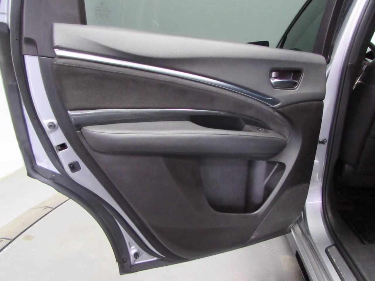 2019 Lunar Silver Metallic Acura MDX 3.5L Technology Pkg w/A-Spec Pkg SH-AWD AWD SUV