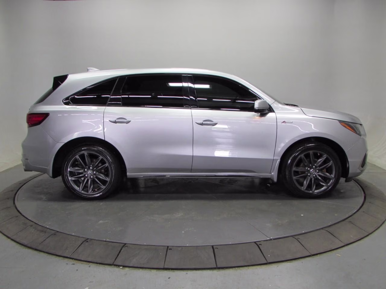 2019 Lunar Silver Metallic Acura MDX 3.5L Technology Pkg w/A-Spec Pkg SH-AWD AWD SUV