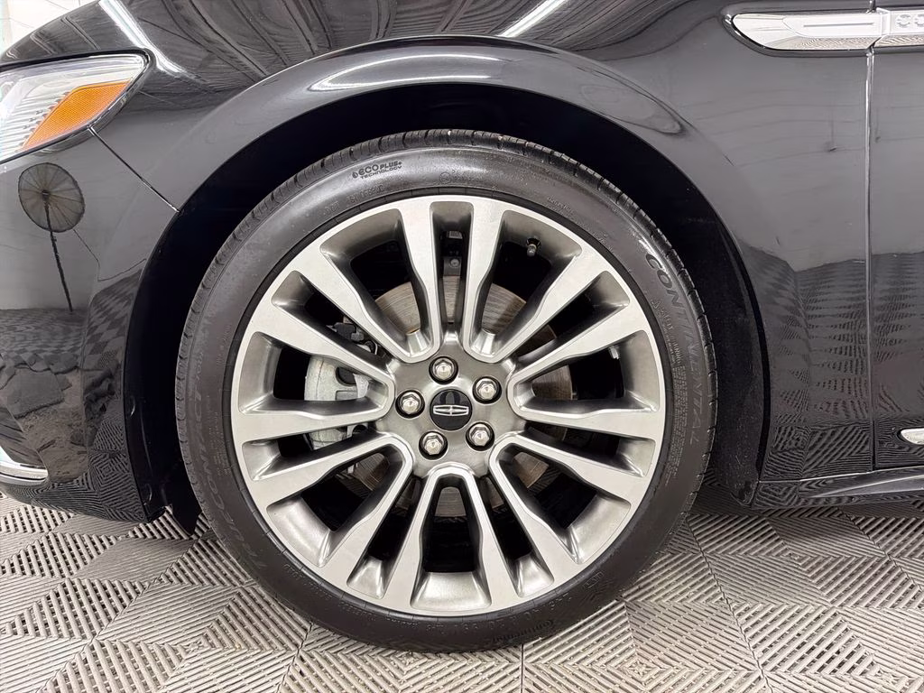 2019 Black Metallic Lincoln Continental Select FWD Sedan