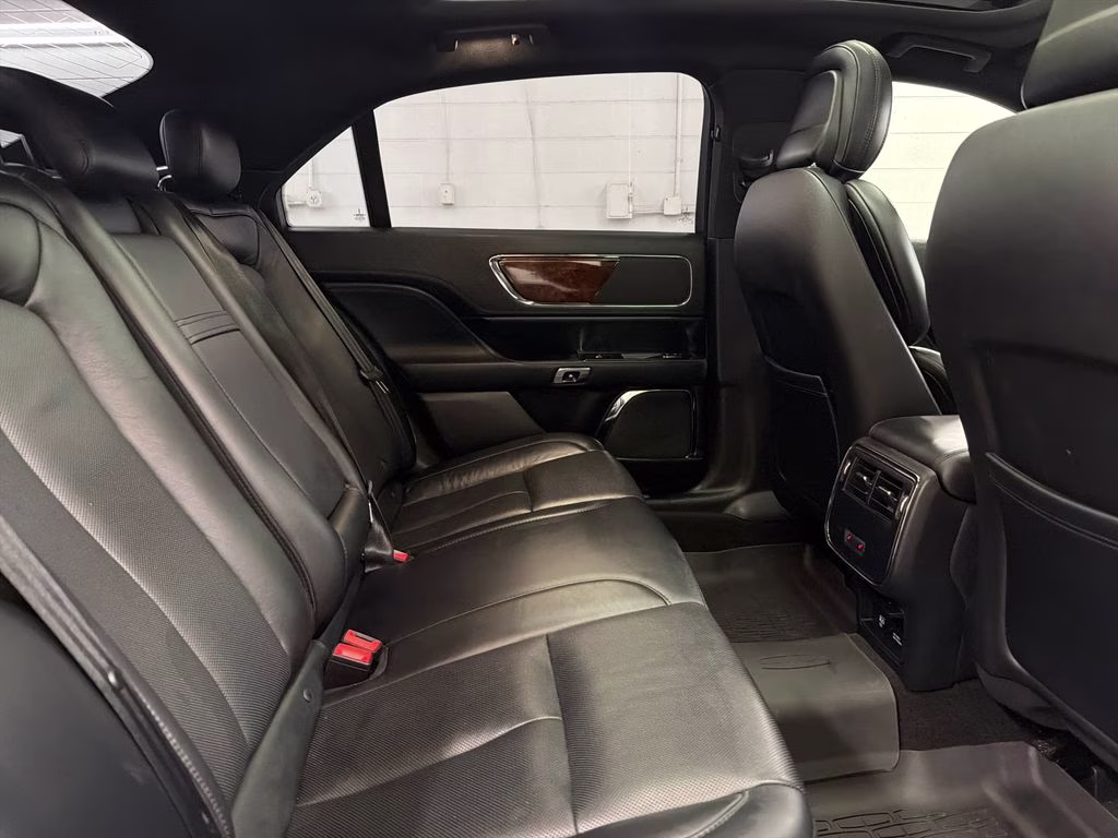 2019 Black Metallic Lincoln Continental Select FWD Sedan