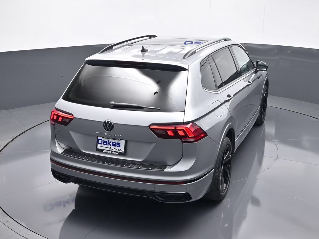 2023 Silver Metallic Volkswagen Tiguan 2.0T SE R-Line Black FWD SUV