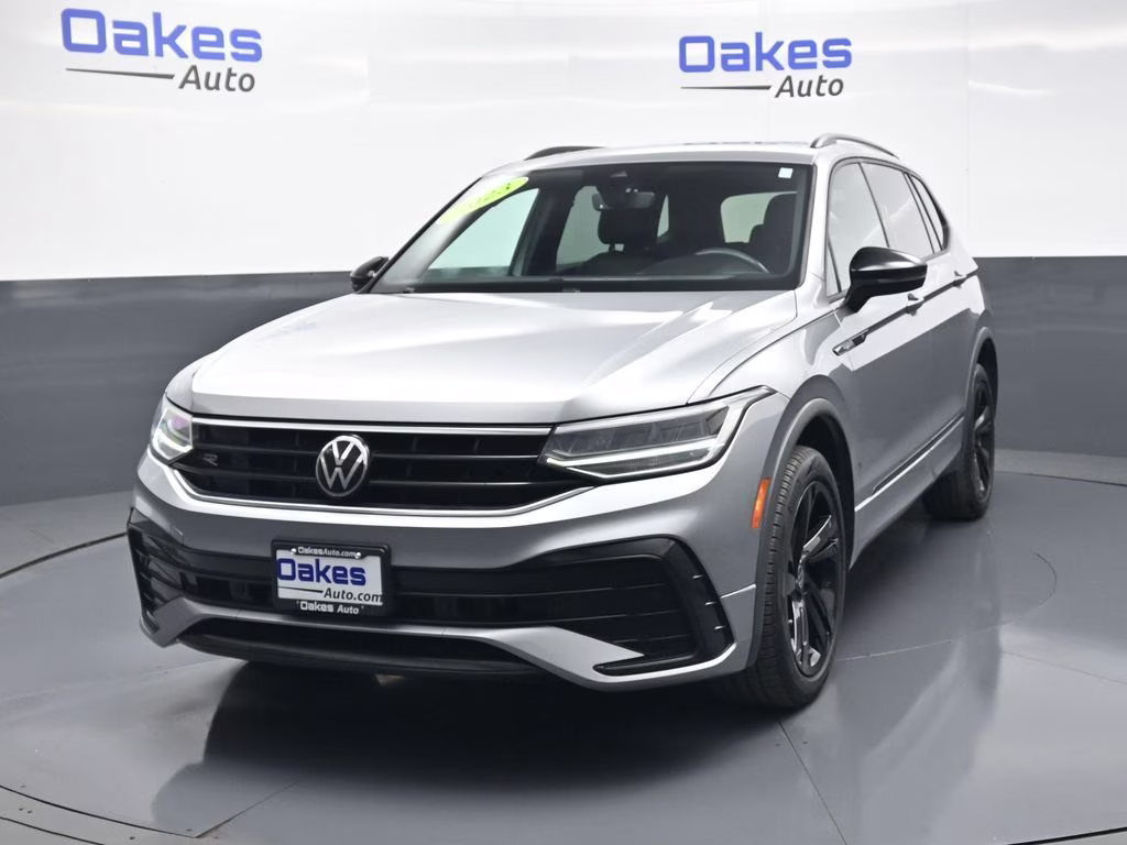 2023 Silver Metallic Volkswagen Tiguan 2.0T SE R-Line Black FWD SUV