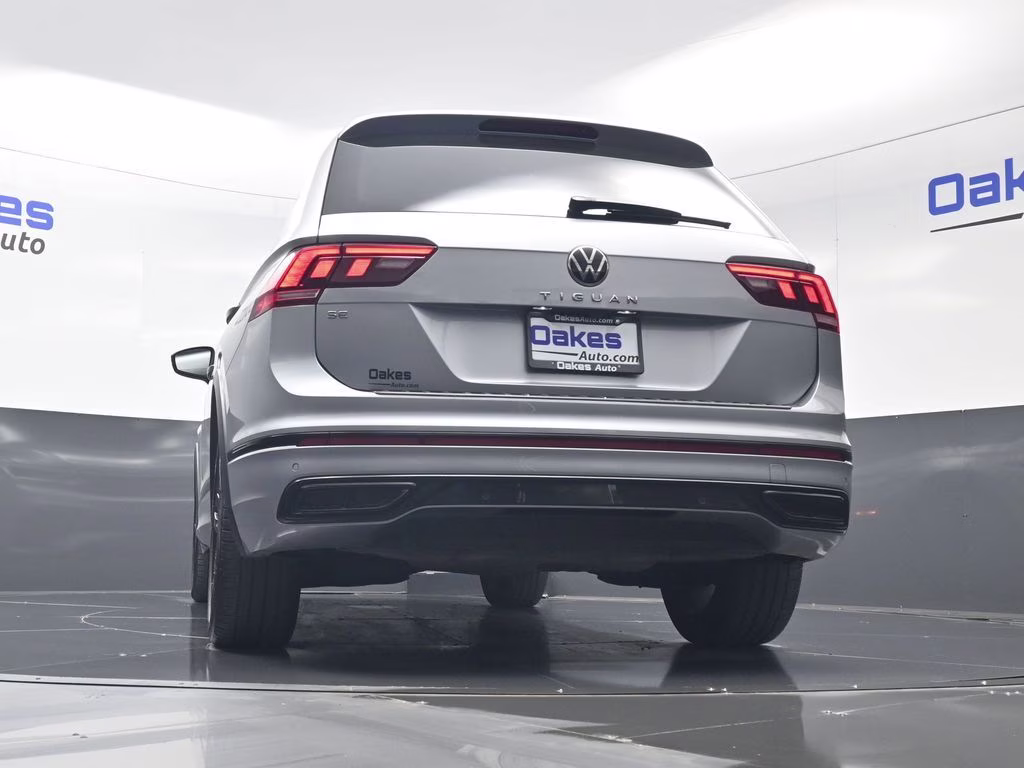 2023 Silver Metallic Volkswagen Tiguan 2.0T SE R-Line Black FWD SUV