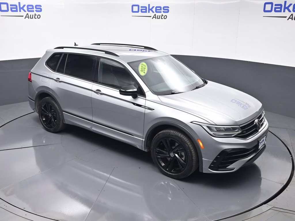 2023 Silver Metallic Volkswagen Tiguan 2.0T SE R-Line Black FWD SUV