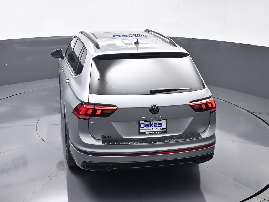 2023 Silver Metallic Volkswagen Tiguan 2.0T SE R-Line Black FWD SUV