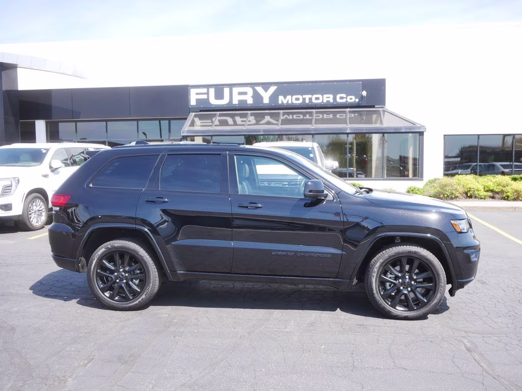 2021 Diamond Black Crystal Pearlcoat Jeep Grand Cherokee Laredo X 4X4 SUV