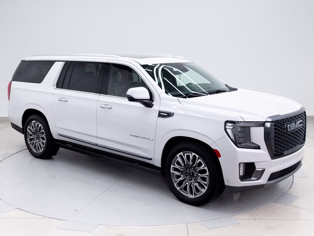2023 White Frost Tricoat GMC Yukon XL Denali Ultimate 4X4 SUV