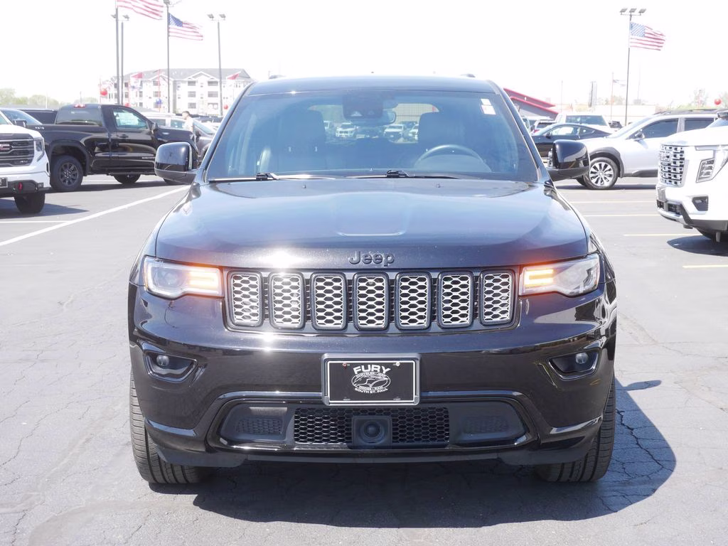 2021 Diamond Black Crystal Pearlcoat Jeep Grand Cherokee Laredo X 4X4 SUV