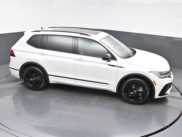 2023 White Volkswagen Tiguan 2.0T SE R-Line Black FWD SUV