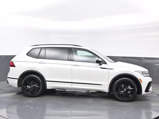 2023 White Volkswagen Tiguan 2.0T SE R-Line Black FWD SUV