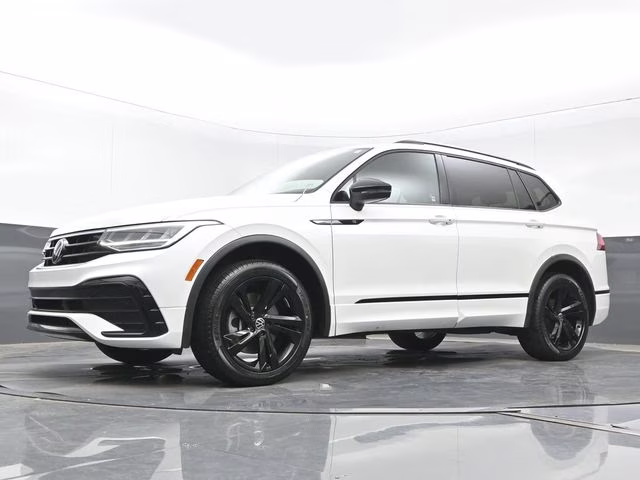 2023 White Volkswagen Tiguan 2.0T SE R-Line Black FWD SUV