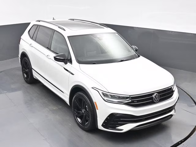 2023 White Volkswagen Tiguan 2.0T SE R-Line Black FWD SUV
