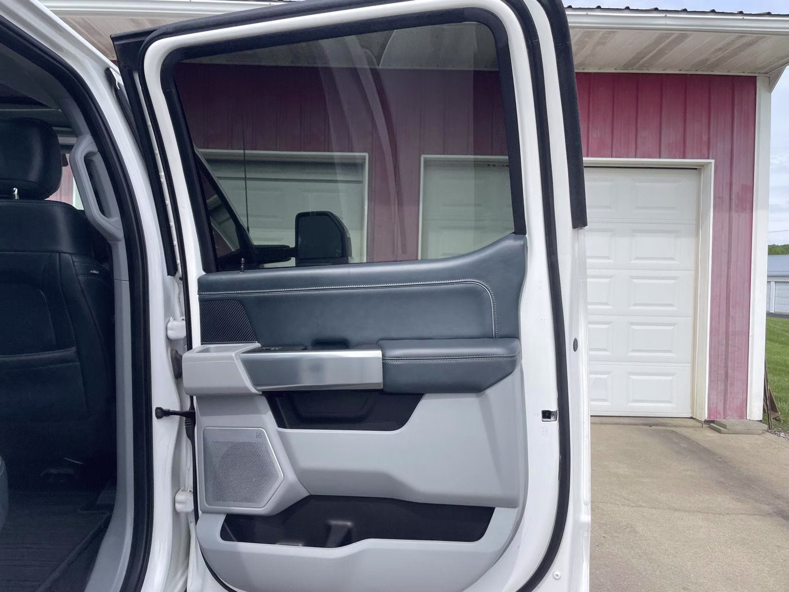 2024 Star White Metallic Tri-Coat Ford Super Duty F-350 SRW Limited 4X4 Truck