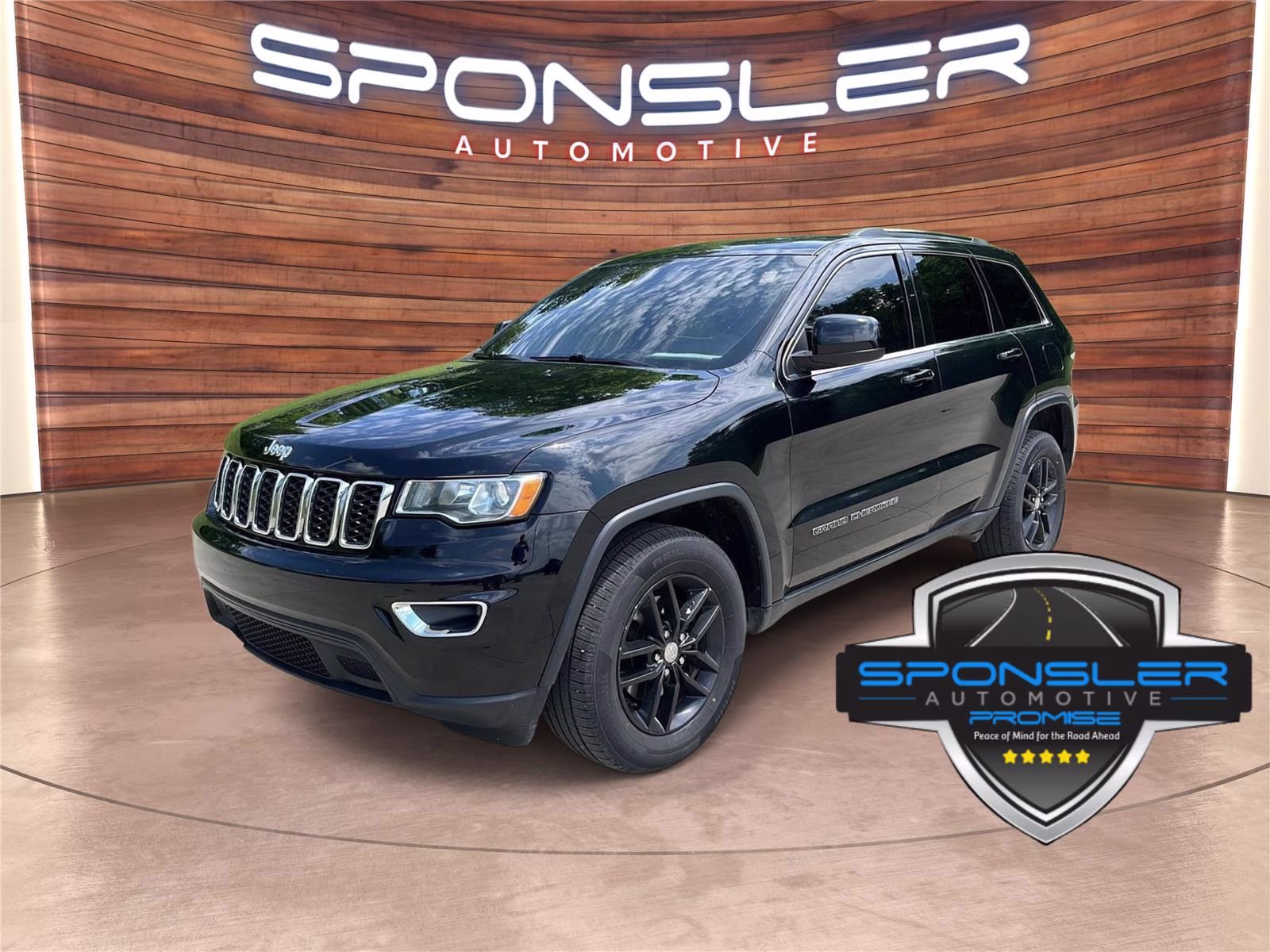 2017 Diamond Black Crystal Pearlcoat Jeep Grand Cherokee Laredo 4X4 SUV