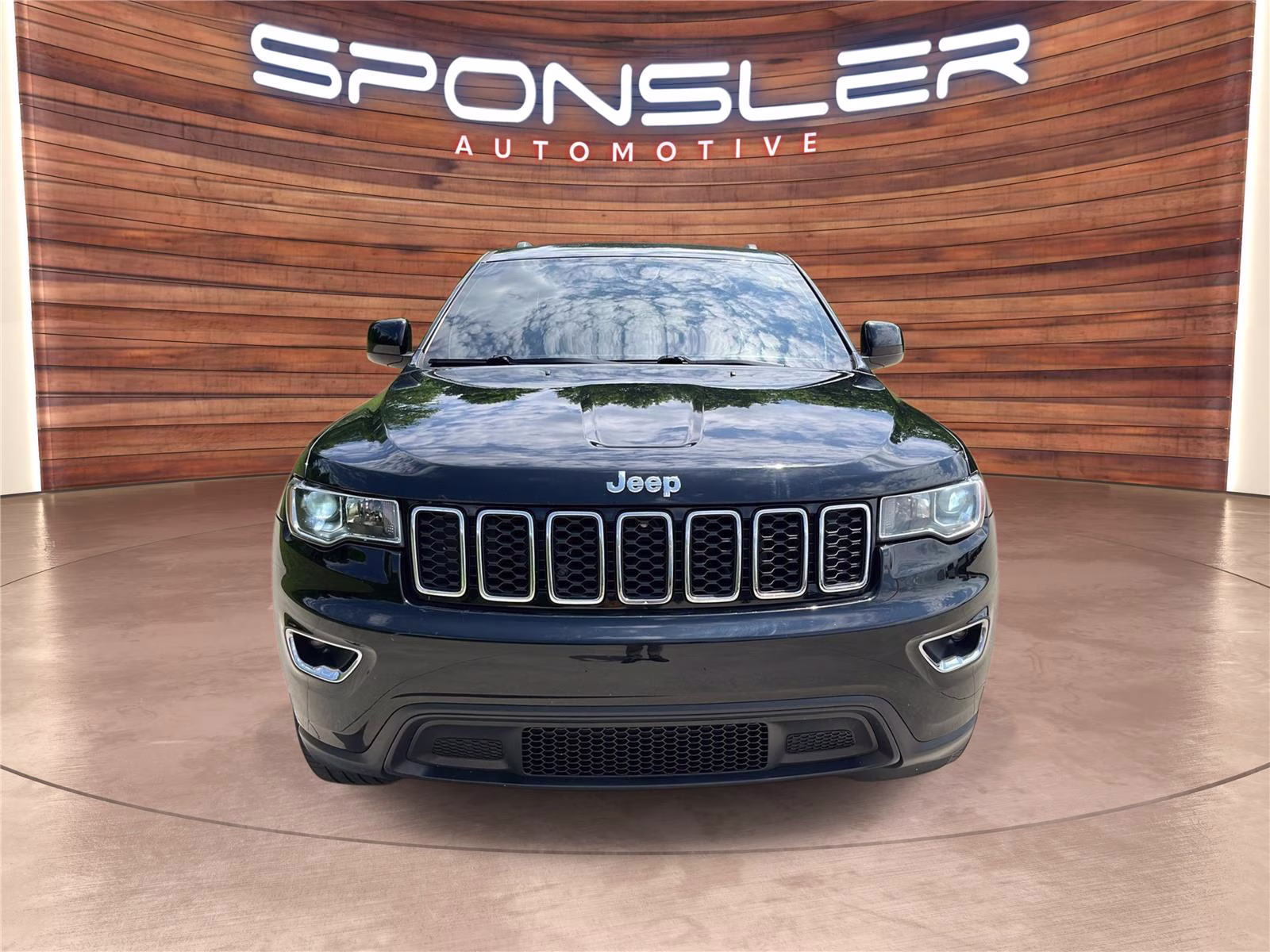 2017 Diamond Black Crystal Pearlcoat Jeep Grand Cherokee Laredo 4X4 SUV