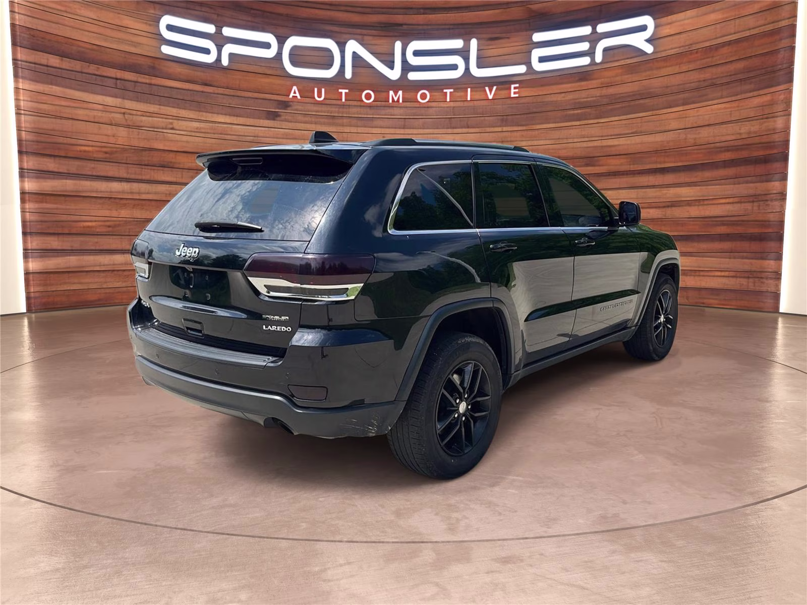 2017 Diamond Black Crystal Pearlcoat Jeep Grand Cherokee Laredo 4X4 SUV