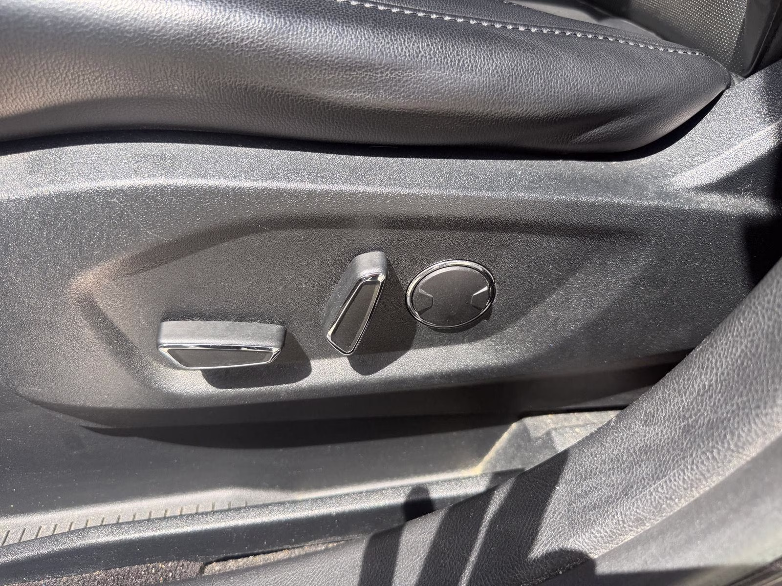 2018 Magnetic Ford Edge Titanium AWD SUV
