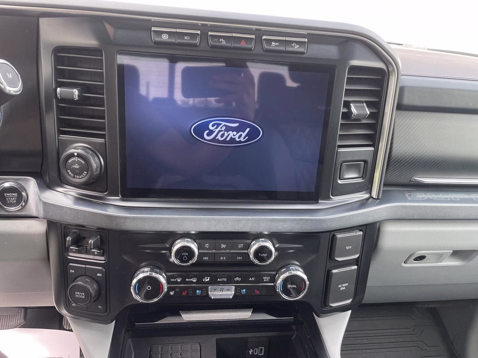 2024 Star White Metallic Tri-Coat Ford Super Duty F-350 SRW Limited 4X4 Truck