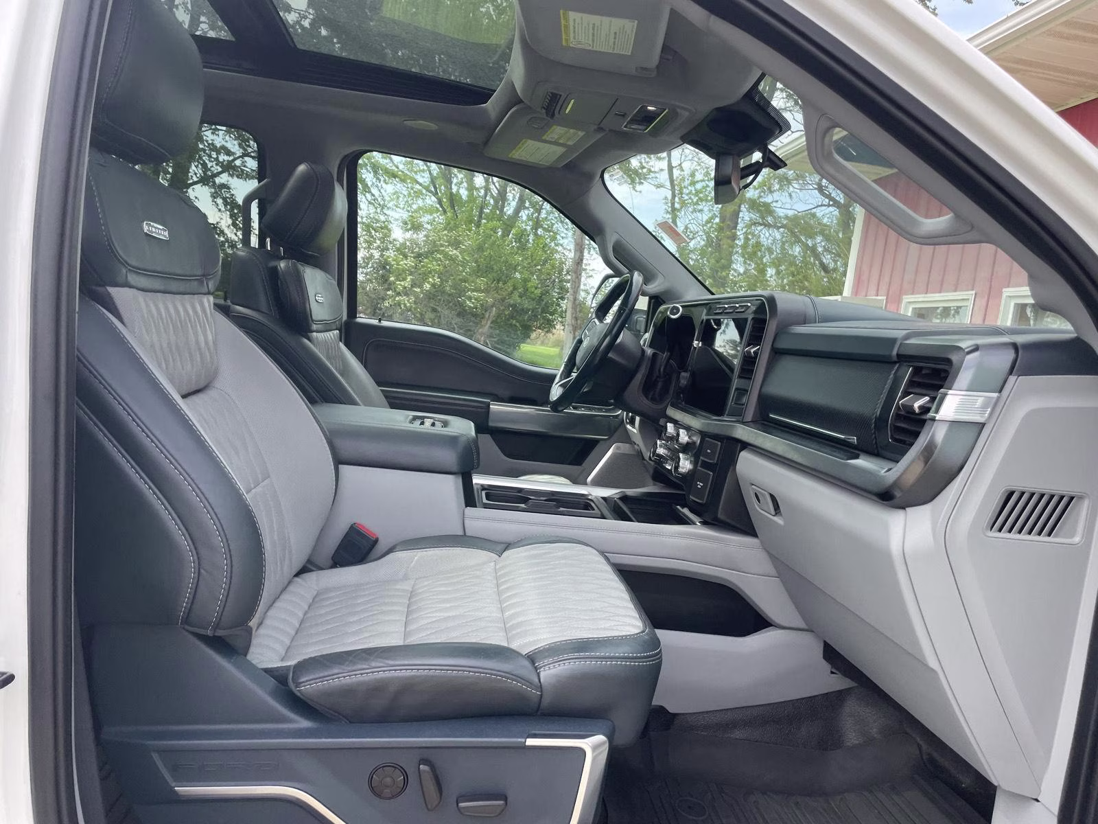 2024 Star White Metallic Tri-Coat Ford Super Duty F-350 SRW Limited 4X4 Truck