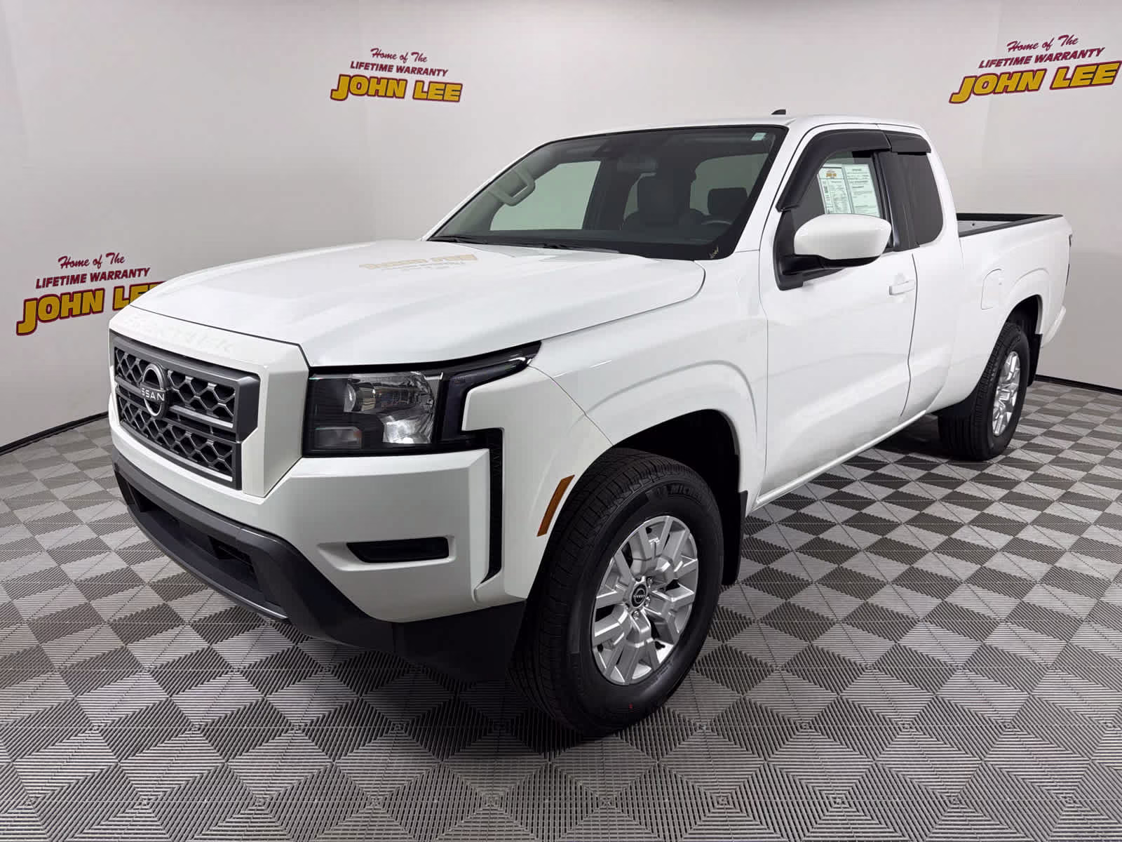 2022 Glacier White Nissan Frontier SV 4X4 Truck