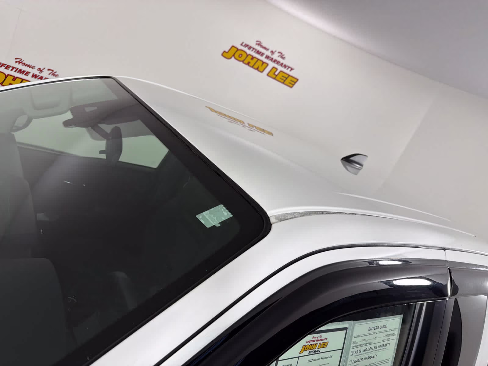 2022 Glacier White Nissan Frontier SV 4X4 Truck