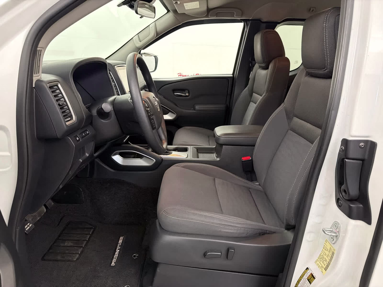 2022 Glacier White Nissan Frontier SV 4X4 Truck