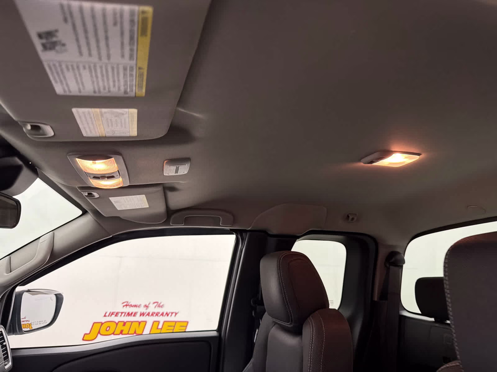 2022 Glacier White Nissan Frontier SV 4X4 Truck