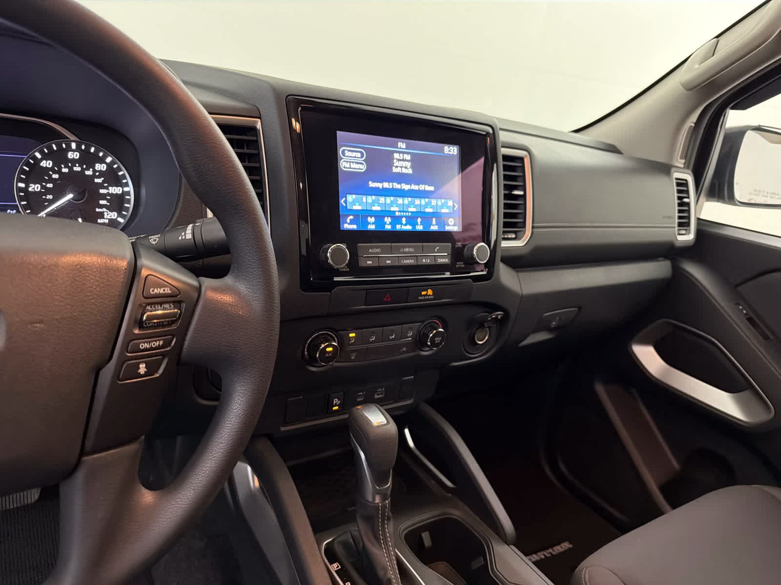 2022 Glacier White Nissan Frontier SV 4X4 Truck
