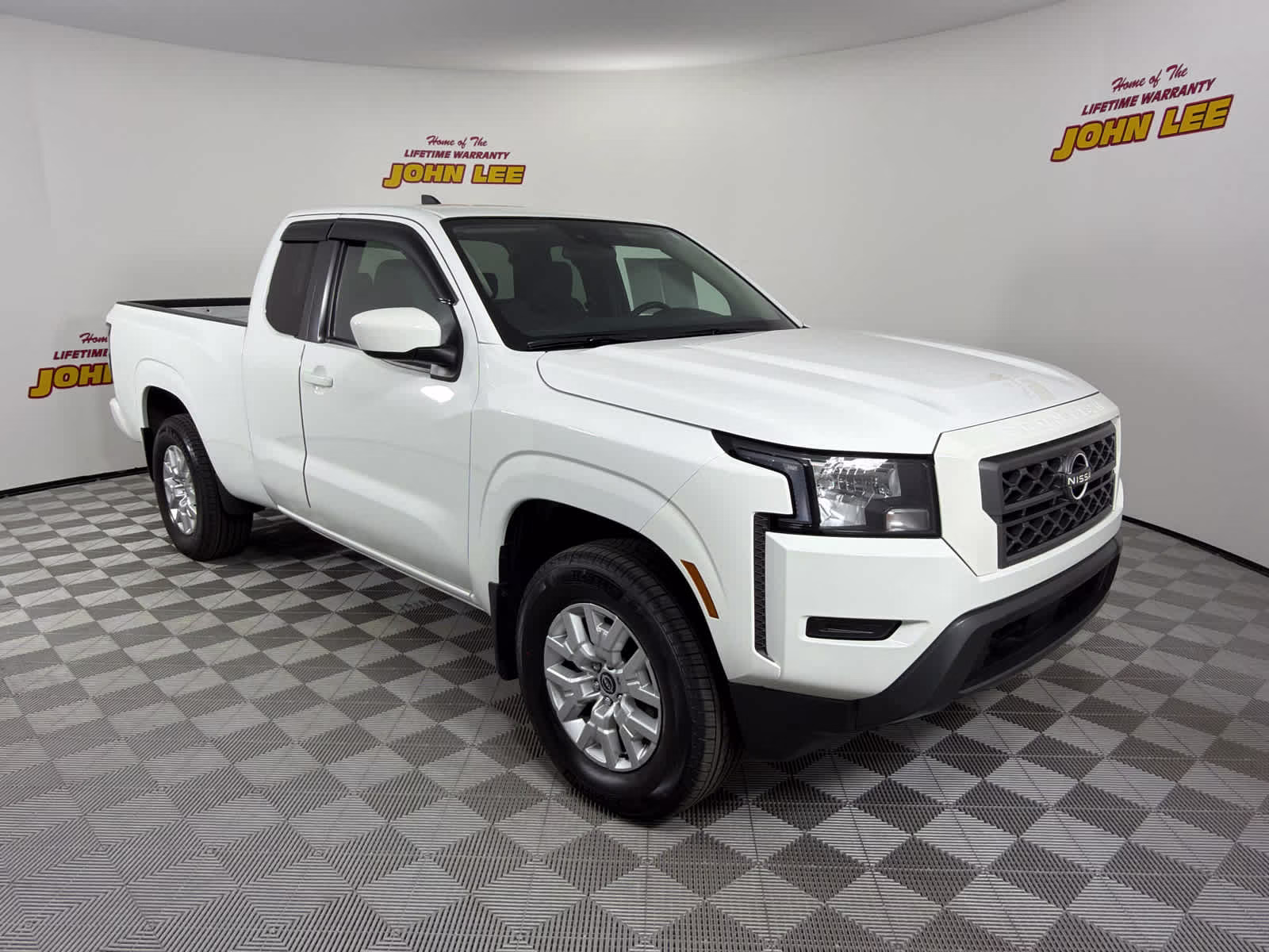 2022 Glacier White Nissan Frontier SV 4X4 Truck