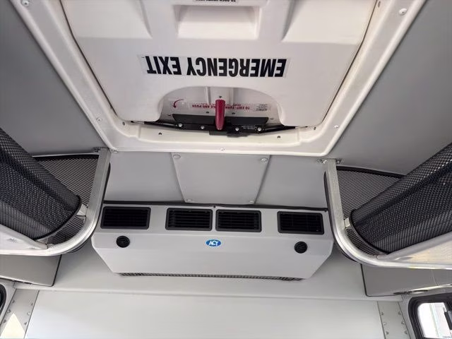 2014 Oxford White Ford E-450SD Base BUS RWD Truck