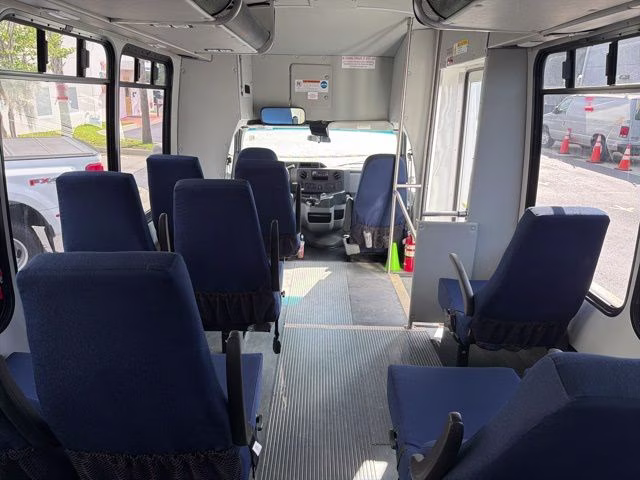 2014 Oxford White Ford E-450SD Base BUS RWD Truck