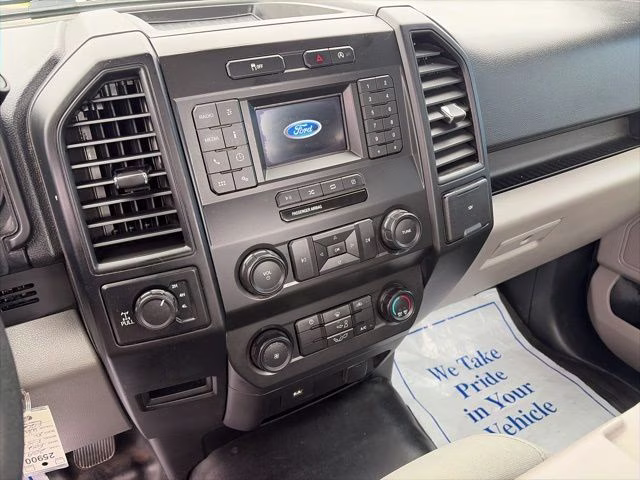 2019 Oxford White Ford F-150 XL 4X4 Truck