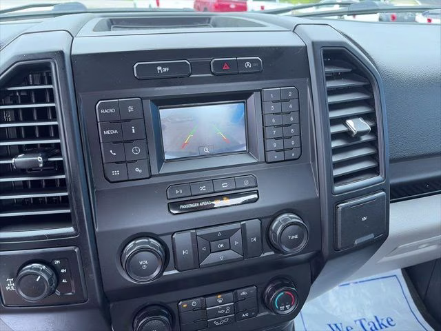 2019 Oxford White Ford F-150 XL 4X4 Truck