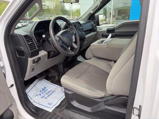 2019 Oxford White Ford F-150 XL 4X4 Truck