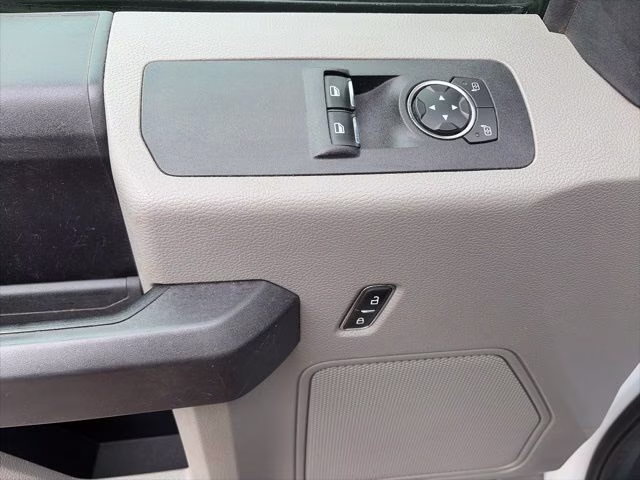 2019 Oxford White Ford F-150 XL 4X4 Truck