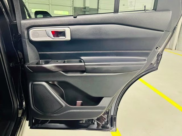 2020 Black Metallic Ford Explorer Limited RWD SUV