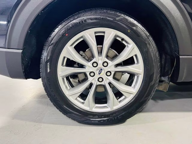 2020 Black Metallic Ford Explorer Limited RWD SUV