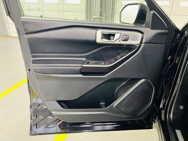 2020 Black Metallic Ford Explorer Limited RWD SUV