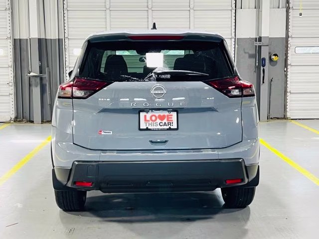 2026 Boulder Gray Pearl Nissan Rogue SV FWD SUV
