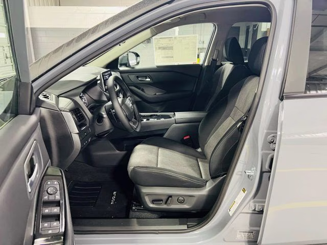 2026 Boulder Gray Pearl Nissan Rogue SV FWD SUV