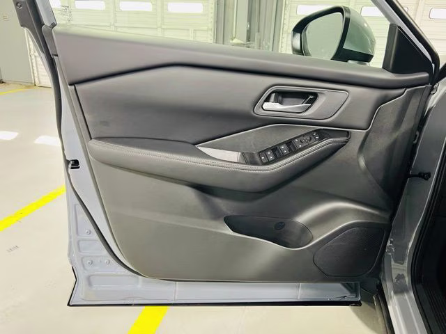 2026 Boulder Gray Pearl Nissan Rogue SV FWD SUV