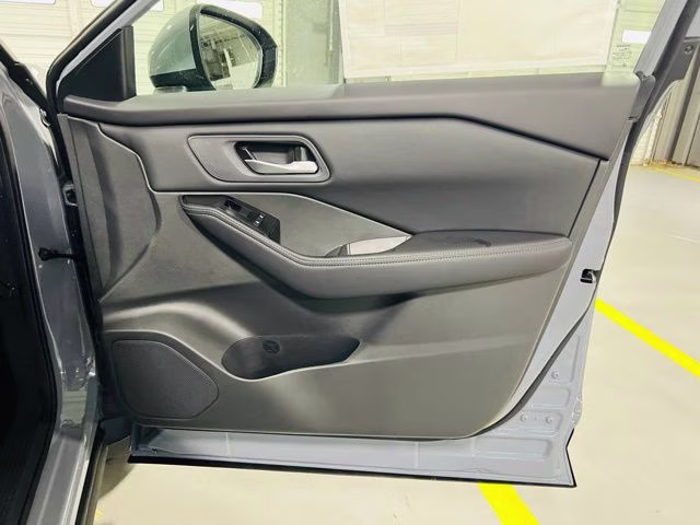 2026 Boulder Gray Pearl Nissan Rogue SV FWD SUV