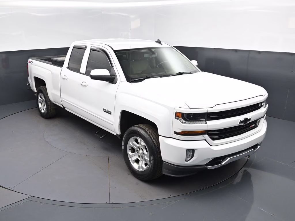 2018 Summit White Chevrolet Silverado 1500 LT 4X4 Truck