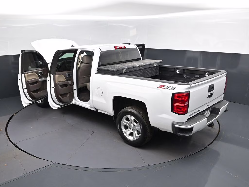 2018 Summit White Chevrolet Silverado 1500 LT 4X4 Truck