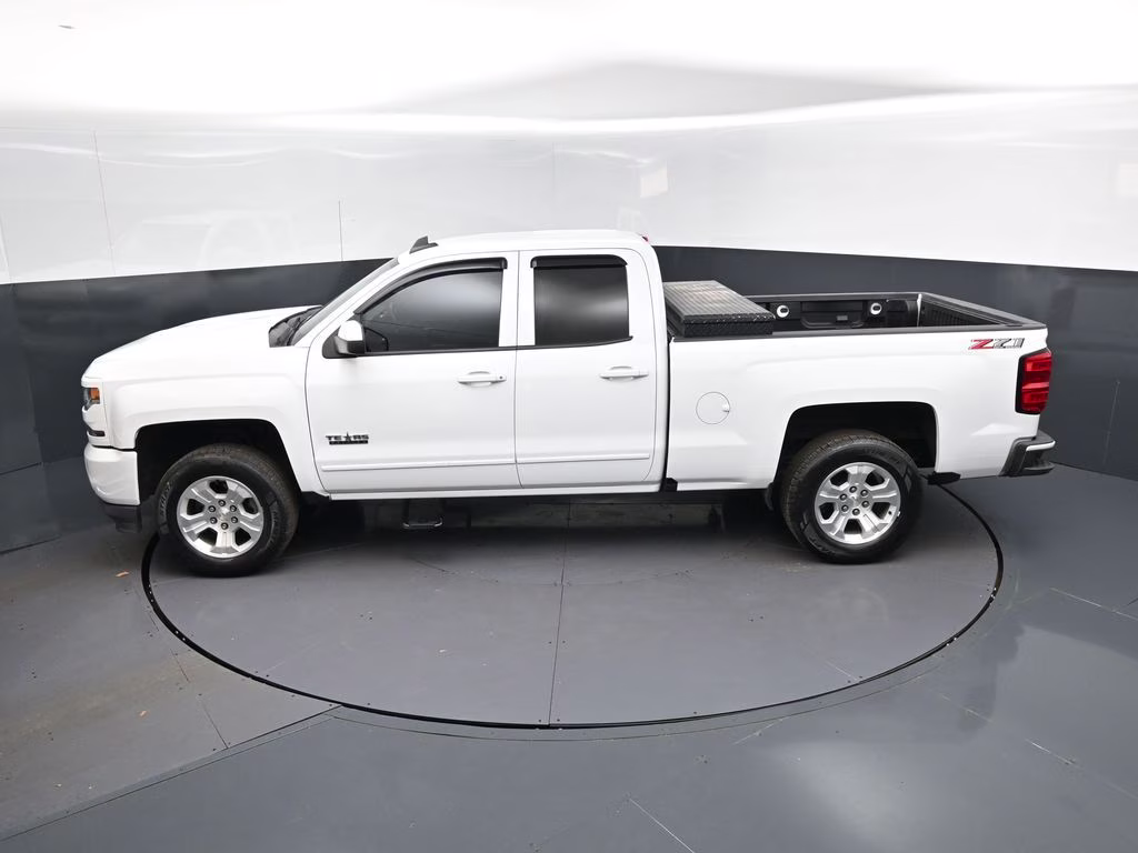 2018 Summit White Chevrolet Silverado 1500 LT 4X4 Truck