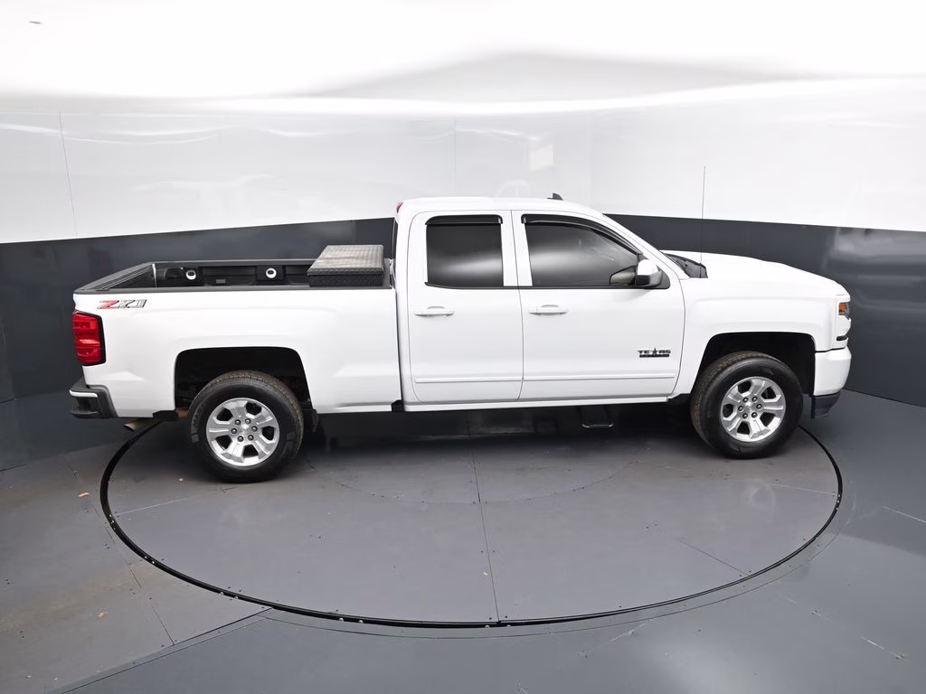 2018 Summit White Chevrolet Silverado 1500 LT 4X4 Truck