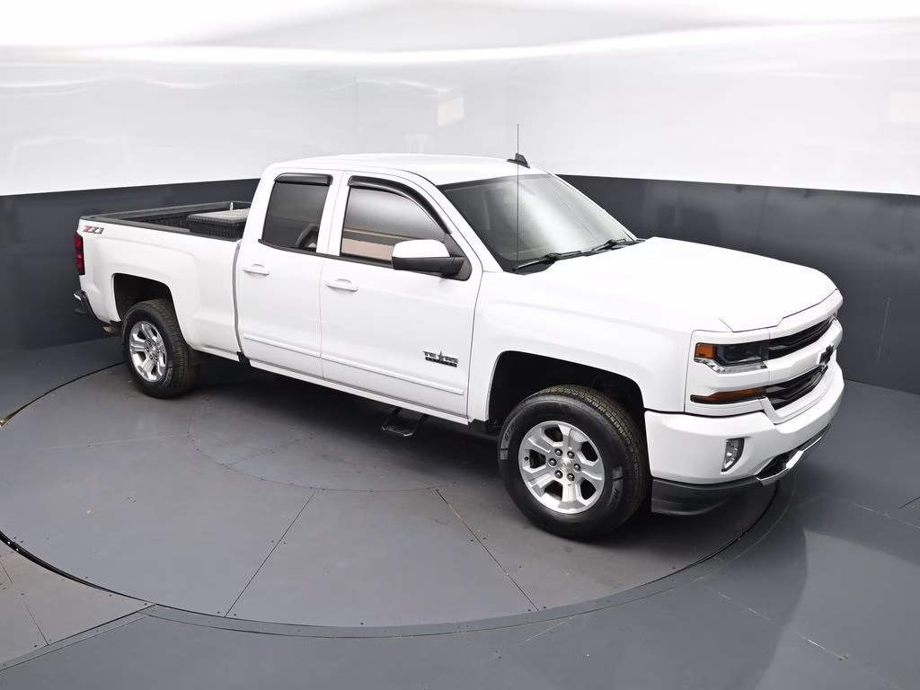 2018 Summit White Chevrolet Silverado 1500 LT 4X4 Truck
