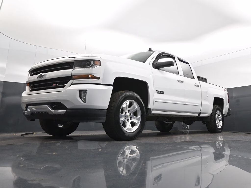 2018 Summit White Chevrolet Silverado 1500 LT 4X4 Truck