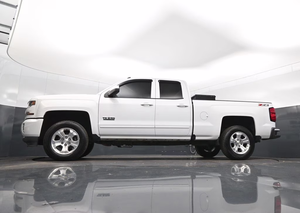 2018 Summit White Chevrolet Silverado 1500 LT 4X4 Truck